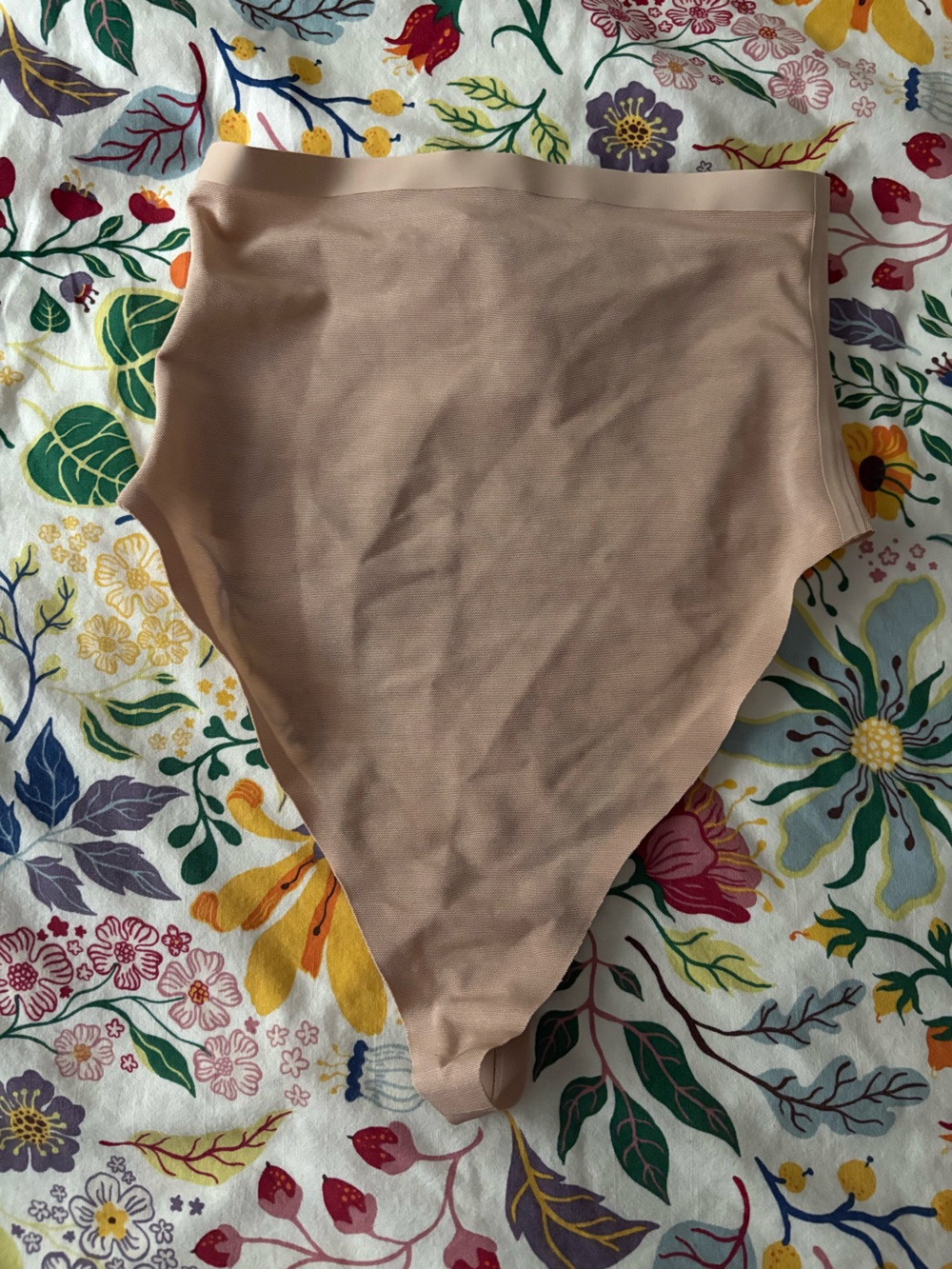 Skims Seamless High-Waist Shaping Thong— clay NWT size M